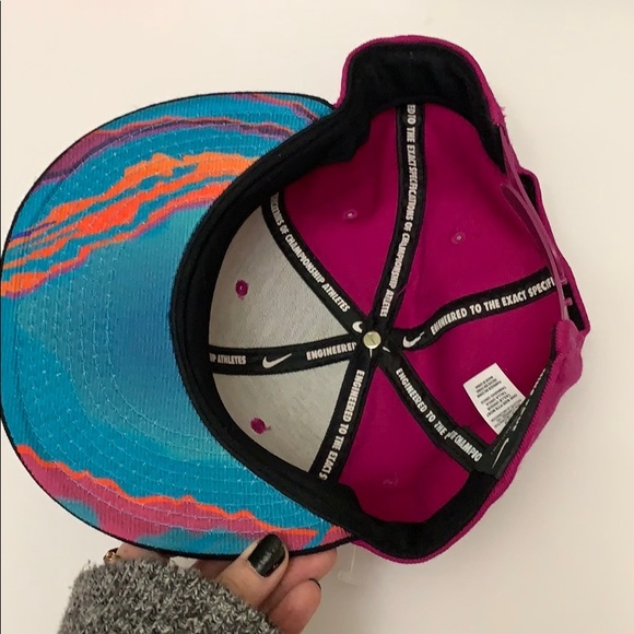 Nike• Nike Air Snap Back Hat - Picture 5 of 6